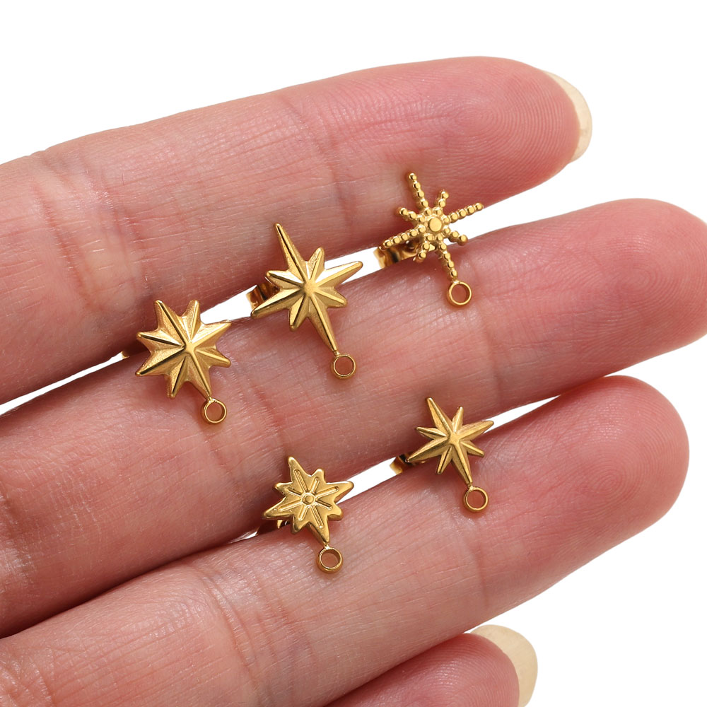 Body Jewelry - 6 قطع من أقراط النجوم المصنوعة