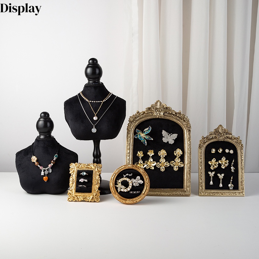 Body Jewelry In Store - حامل عرض مجوهرات على شكل نصف