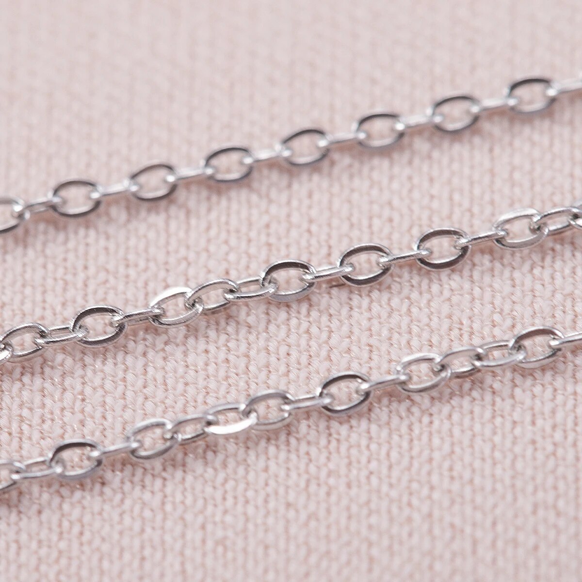 سلاسل رفيعة على شكل حرف O من ا - مراجعة Body Jewelry وسعره